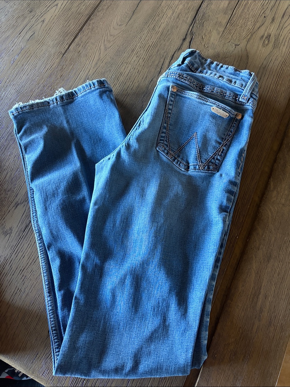 Wrangler Straight Leg Jeans in Medium Blue Wash
